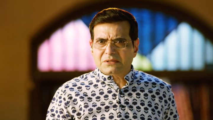 Pushpa Questions Dilip