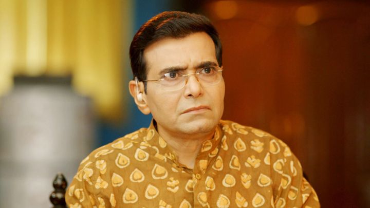 Bapodara Helps Pushpa