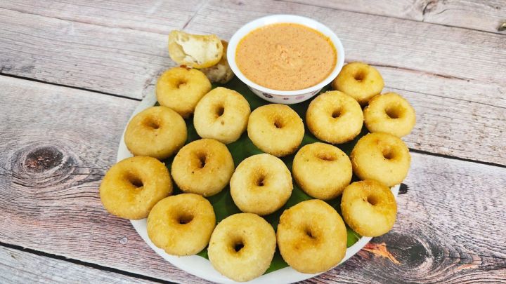 Upvasacha Medu Vada