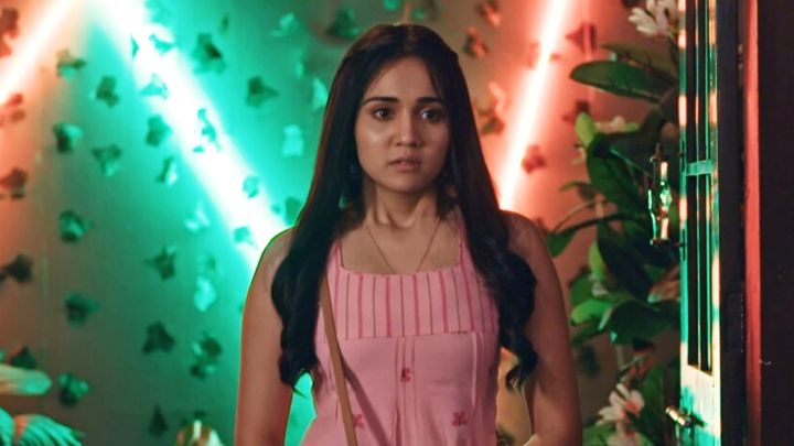 Kairi Attempts To Get Her Job Back