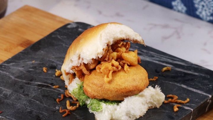 Street Style Chura Vada Pav