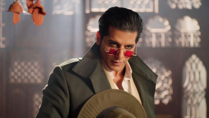 Ayaan Aur Meera Ka Naya Hotel