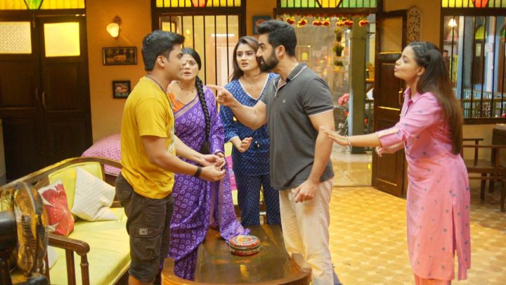 Ashwin Loses His Cool