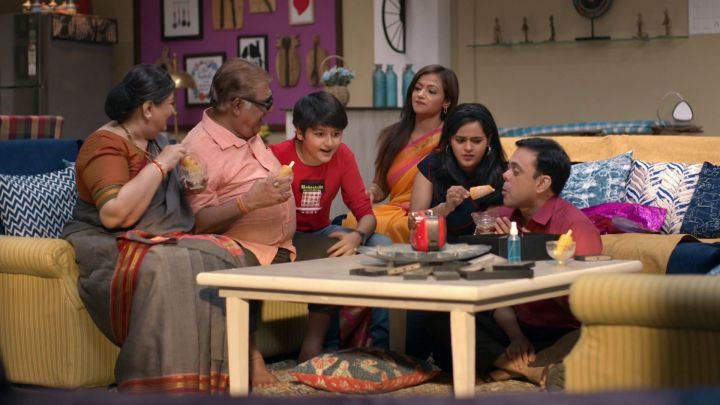 Juni Sampatti - Khajina Ki Kachra