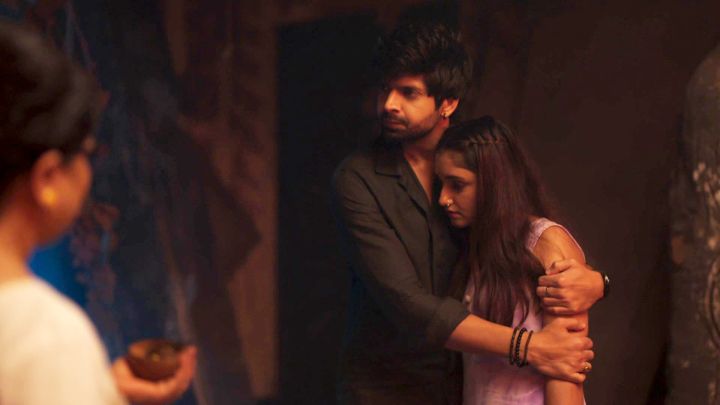 Ayaan Tries To Save Meera