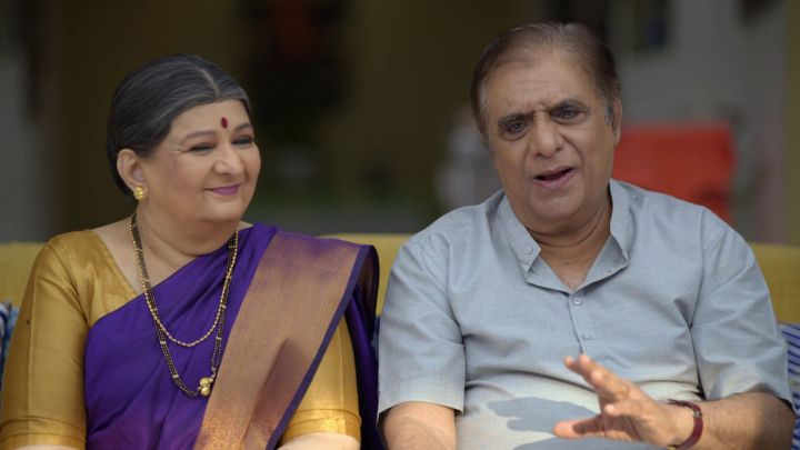 Aayushyateel Chotya Chotya Goshti