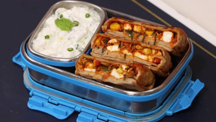 Paneer Pocket Ani Tzatziki Sauce