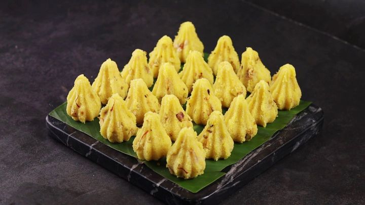 Rava Khobryache Modak