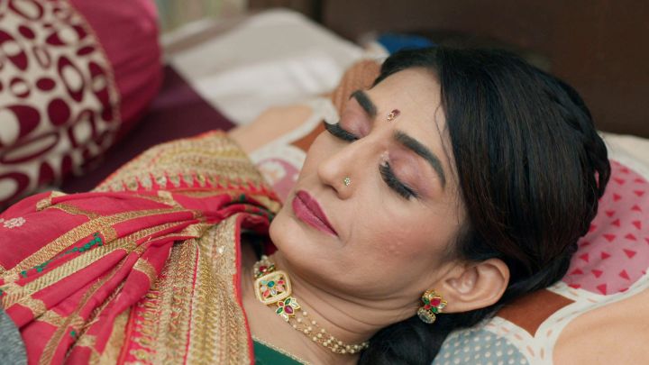 Hetal Loses Consciousness