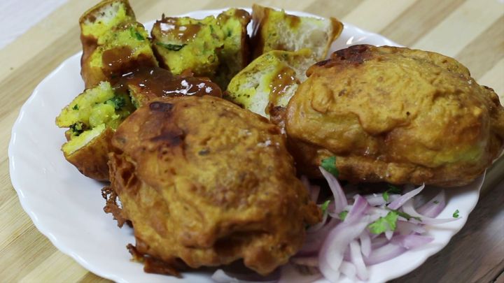 Nashik Vishesh Pav Vada