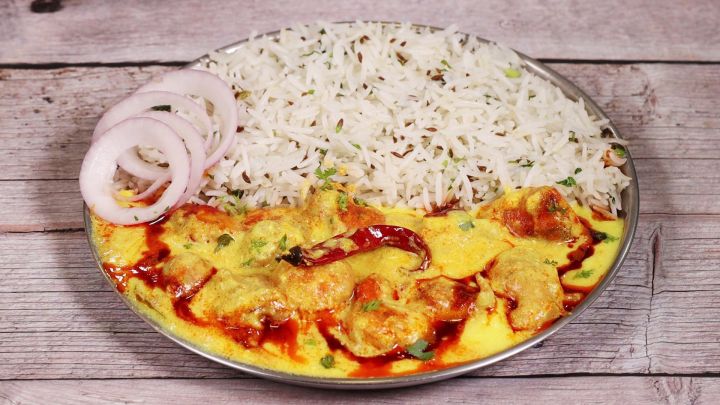 Punjabi Kadhi Pakoda