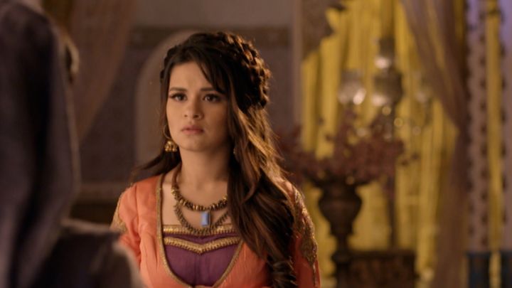 Gulbadan Tries To Save Aladdin