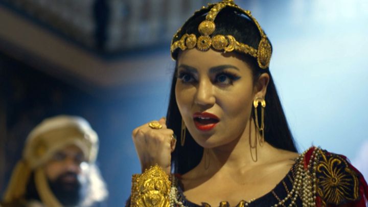 Aladdin Brings The Knife