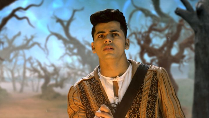 Chalanta Haather Khela