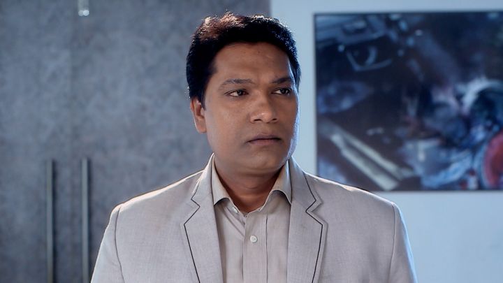 Mayank Leaves His Daughter