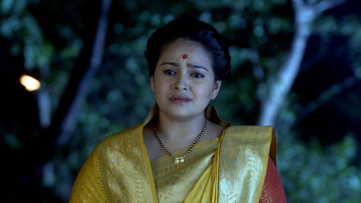 Navratnan Madhye Aatma Adakli Aahe