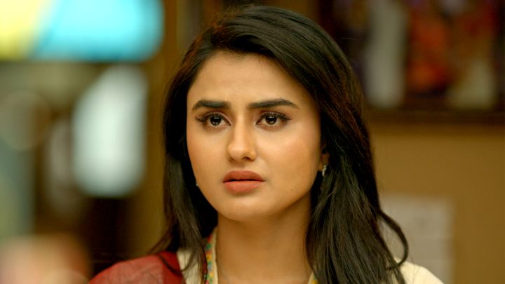 Swara Hide In The Closet