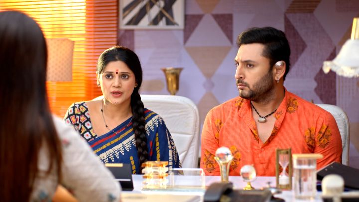 Rashi Follows Dushyant