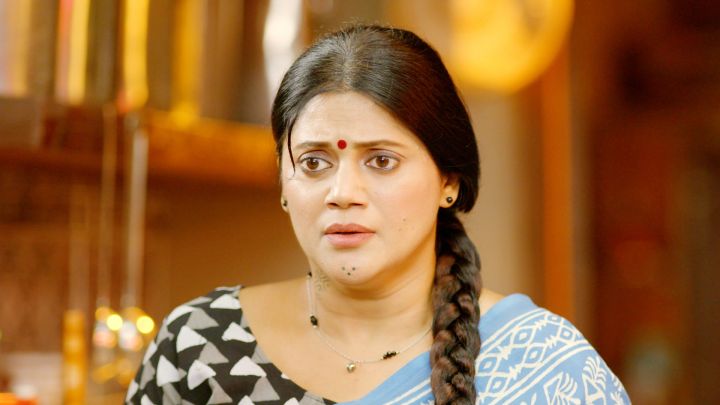 Rashi Faces A Challenge At Her Shoot