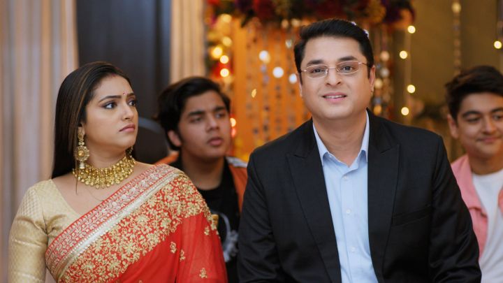 Harshad Hosts A Party