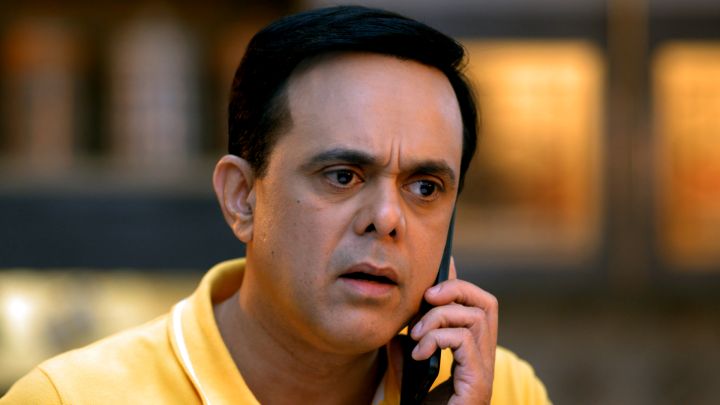 Sakhi Takes Care Of Her Friend