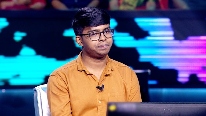 Quiz Master Takes The Seat