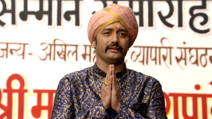 Makrand Accepts Gopal